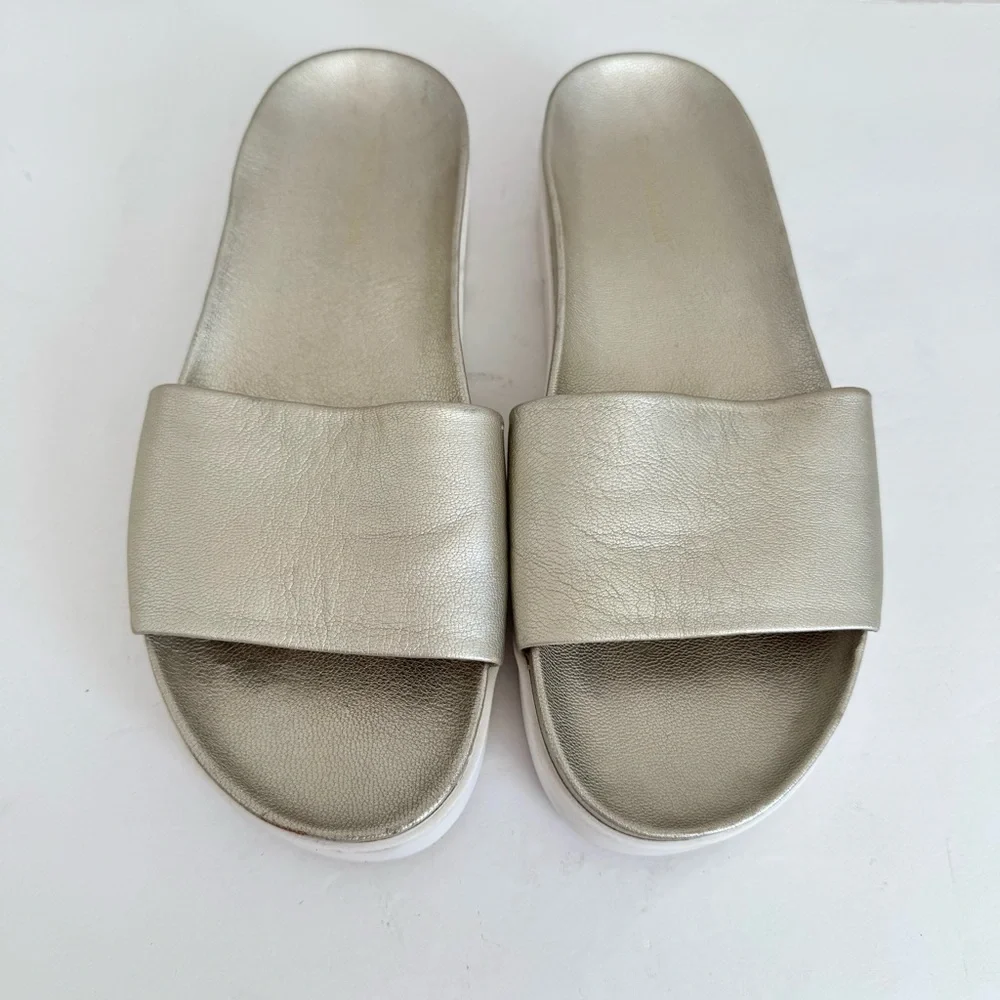 STUART WEITZMAN Landside Pewter Metallic Leather Slide Sandals 8.5